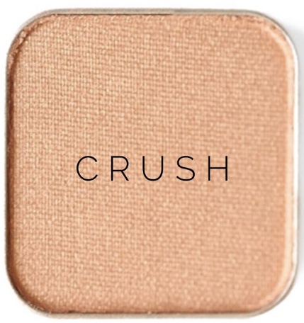 Top Utah beauty blogger and Maskcare artist Kelly Snider, features the Best Eyeshadow Colors for Green Eyes: Maskcara eyeshadows:  Crush orange and peach Eyeshadow.