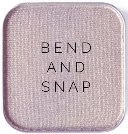 Top Utah beauty blogger and Maskcare artist Kelly Snider, features the Best Eyeshadow Colors for Green Eyes: Maskcara eyeshadows: Bend and Snap purple Eyeshadow.