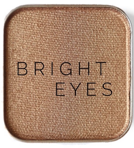 Top Utah beauty blogger and Maskcare artist Kelly Snider, features the Best Eyeshadow Colors for Green Eyes: Maskcara eyeshadows:  Bright Eyes Eyeshadow. Copper and Bronze Eyeshadow.