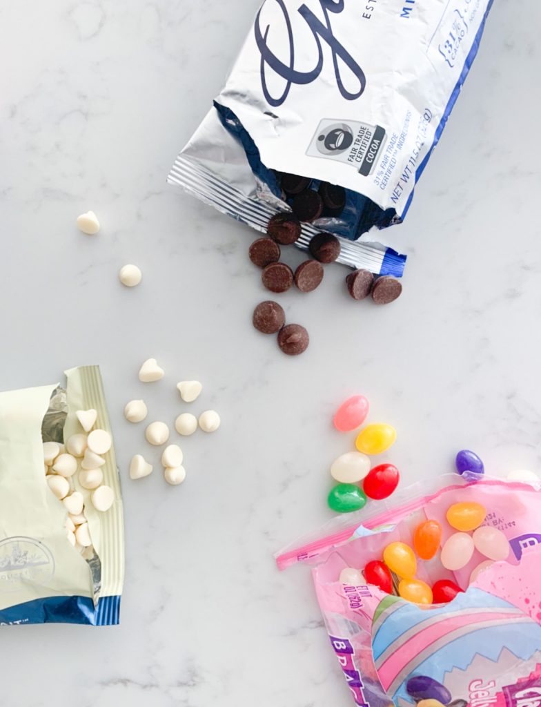 Maskcara Beauty Blogger and popular Utah blogger, Kelly Snider's recipe for Milk Chocolate Jellybean Easter Bark.