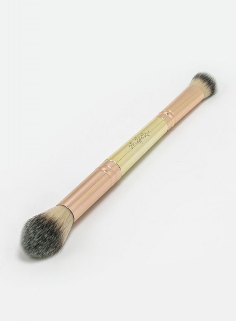 Maskcara Beauty Makeup Brushes and Tools reviewed by top US beauty blogger and Maskcara Artist, Kelly Snider: best blend forever brush