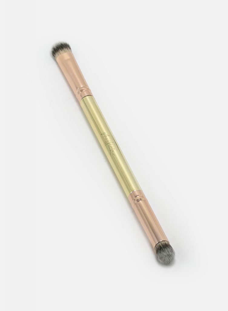 Maskcara Beauty Makeup Brushes and Tools reviewed by top US beauty blogger and Maskcara Artist, Kelly Snider: Blend and Tap Brush