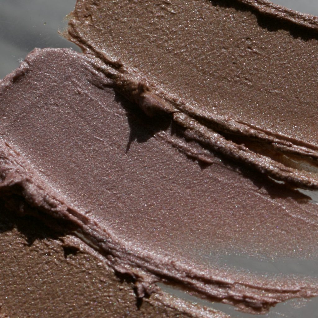 Why cream based makeup is the best makeup to last you all day long. kellysnider.com