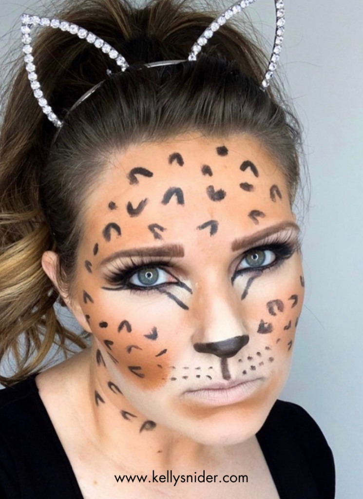 I love how this Leopard Halloween Makeup Look turned out! www.kellysnider.com
