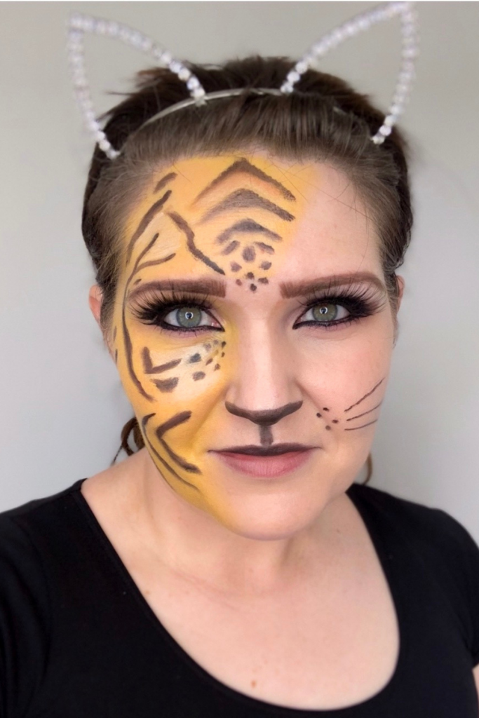 One of the fastest and easier ways to get a beautiful tiger look with Seint makeup. 