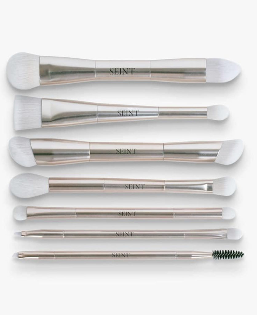 Picture of Seint's brush collection. Kellysnider.com