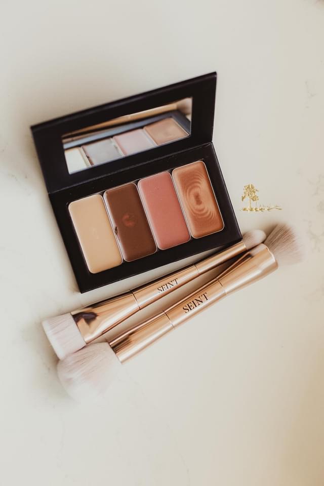 Seint IIID foundation palette
'4 Common Winter Beauty Problems and How to Fix Them'