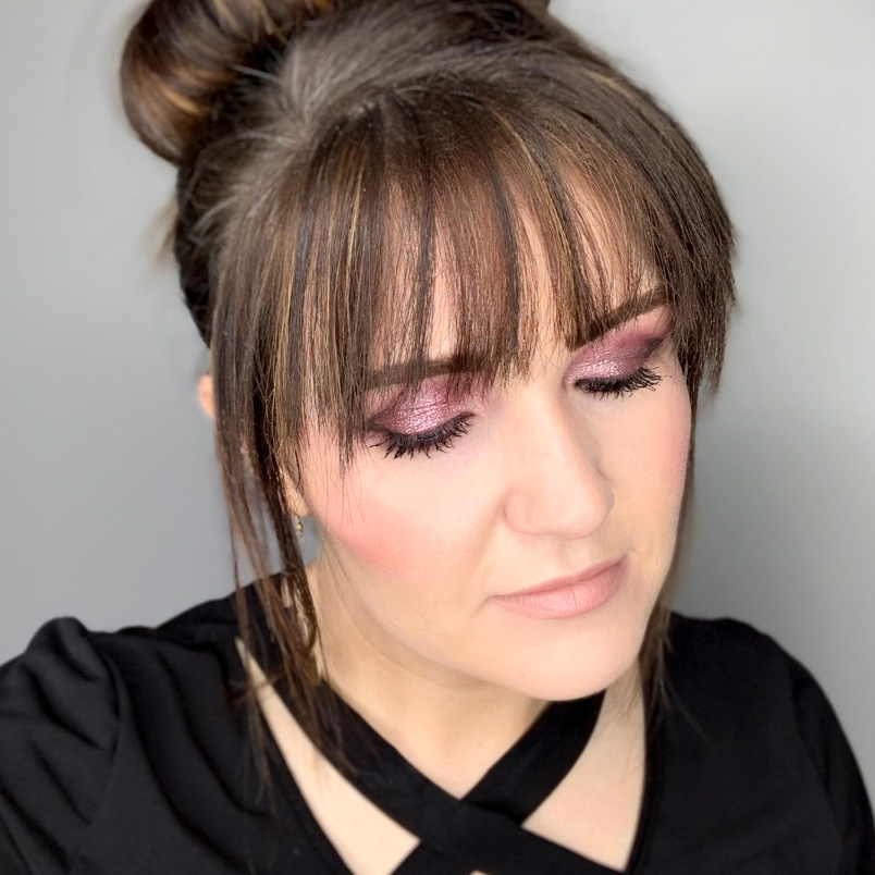 3 Easy Winter Makeup Looks Makeup Artists Love 
Kelly Snider with a winter, purple eyeshadow look 